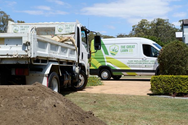 Beenleigh Bulk Landscape Supplies Undeturf Soil Soil delivery Landscaping Landscaper Garden Soil PGA Sand